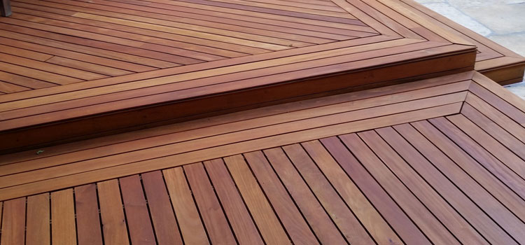 Redwood Decking Material in Downey, CA